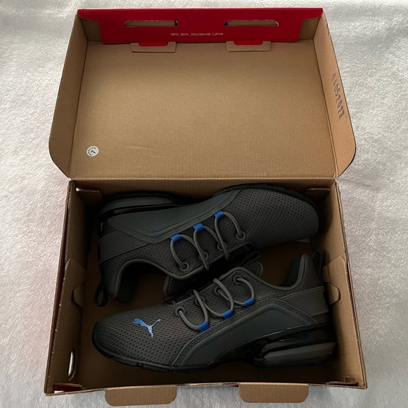 NWT Kids PUMA SoftFoam+ Sneakers - Picture 3 of 6